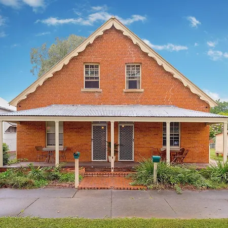 Eliza 1875 Red Brick Duplex Townhouse Apartment Grafton Exterior photo