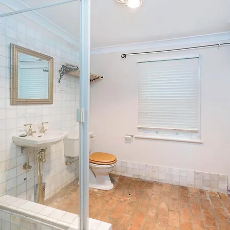 Eliza 1875 Red Brick Duplex Townhouse Apartment Grafton Exterior photo