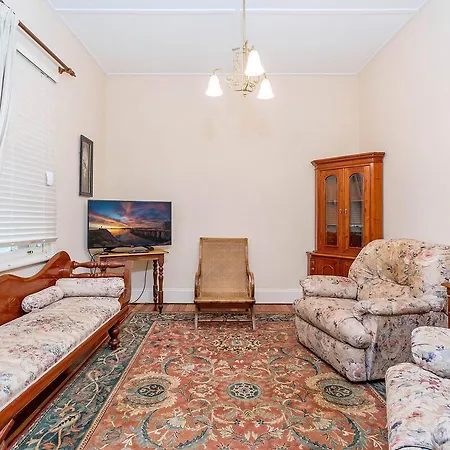 Eliza 1875 Red Brick Duplex Townhouse Apartment Grafton Exterior photo