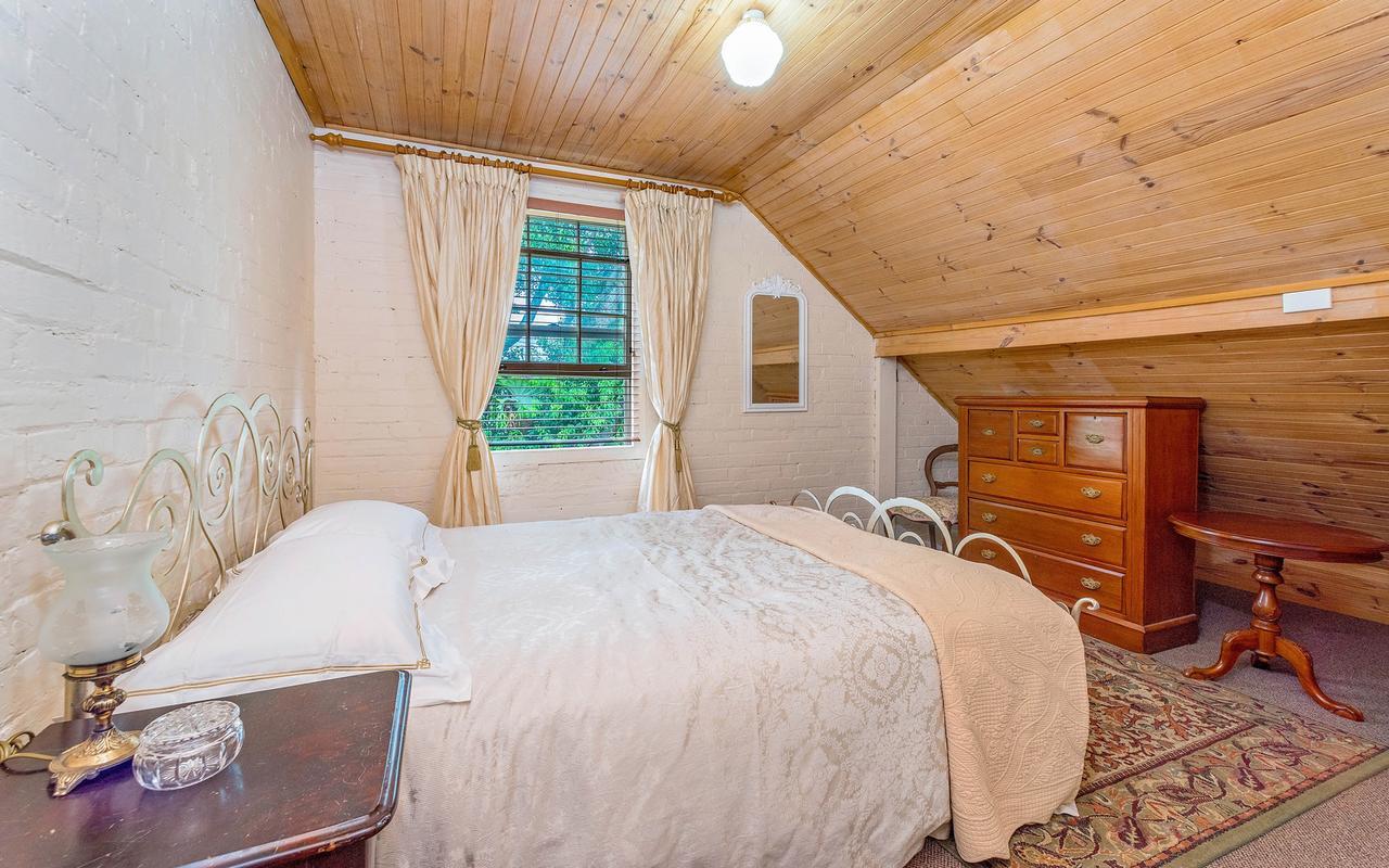 Apartment Eliza 1875 Red Brick Duplex Townhouse Grafton