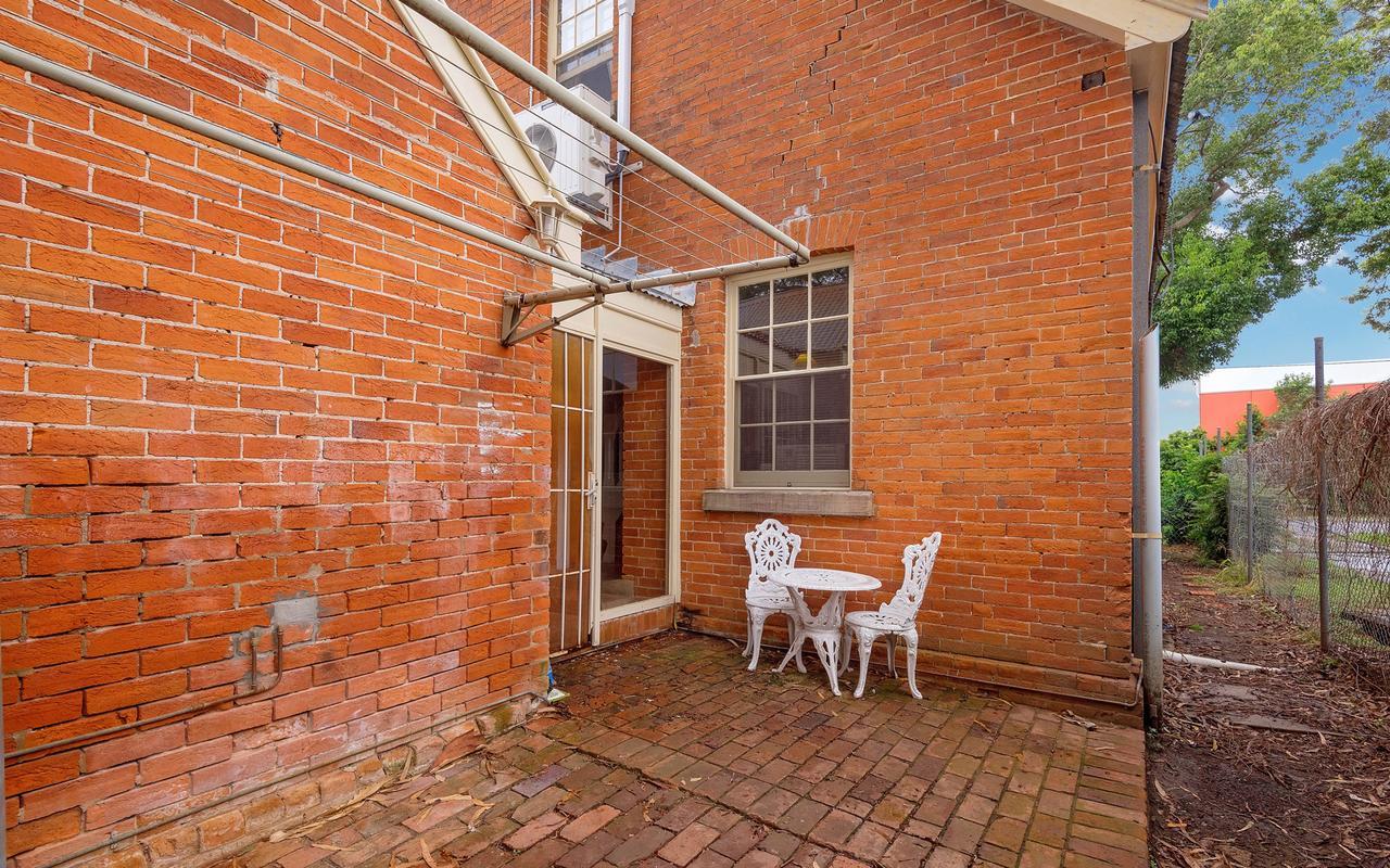 Eliza 1875 Red Brick Duplex Townhouse Grafton
